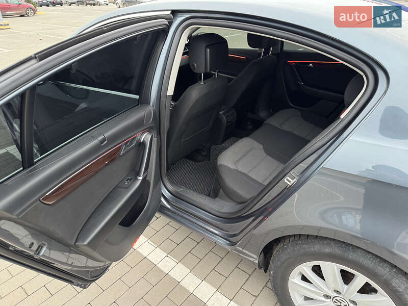 Седан Volkswagen Passat 2011 в Виннице