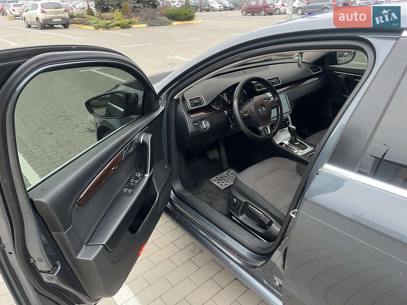 Седан Volkswagen Passat 2011 в Виннице
