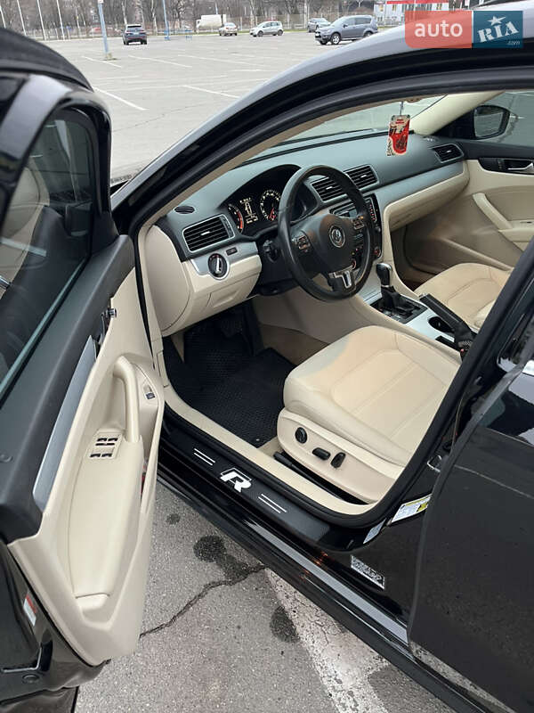 Седан Volkswagen Passat 2012 в Дніпрі
