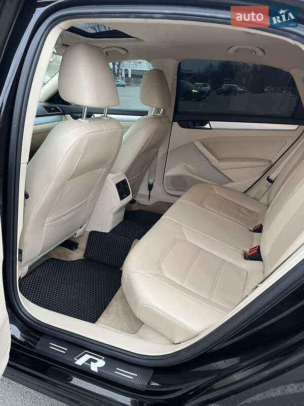 Седан Volkswagen Passat 2012 в Дніпрі