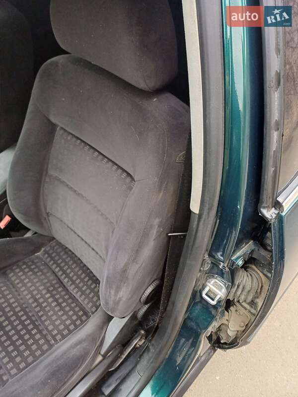 Універсал Volkswagen Passat 2001 в Вінниці