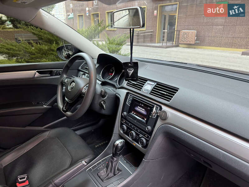 Седан Volkswagen Passat 2015 в Одессе