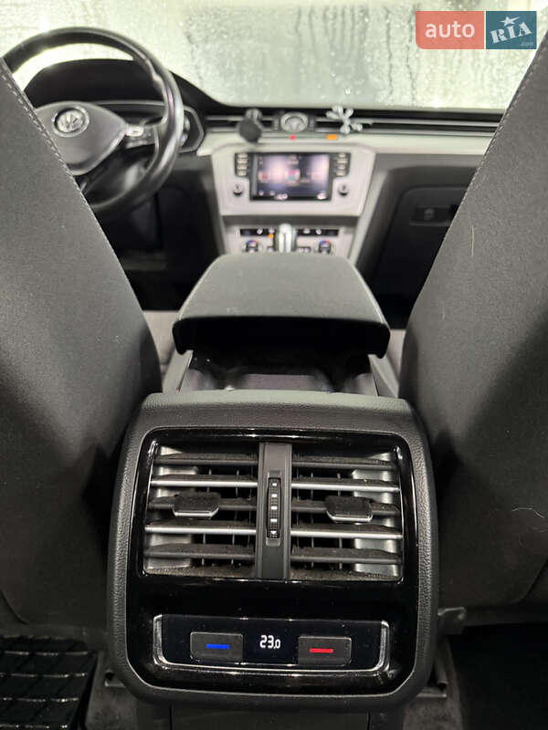 Універсал Volkswagen Passat 2016 в Києві