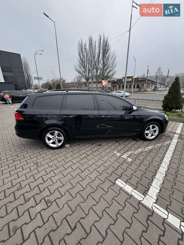 Универсал Volkswagen Passat 2013 в Киеве