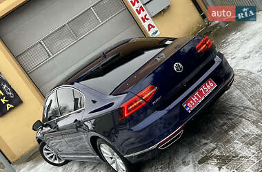 Седан Volkswagen Passat 2019 в Дрогобыче