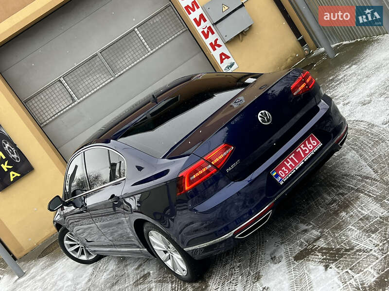 Седан Volkswagen Passat 2019 в Дрогобыче