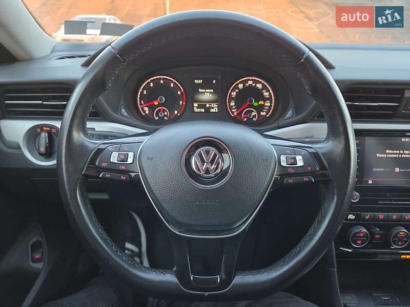 Седан Volkswagen Passat 2020 в Києві
