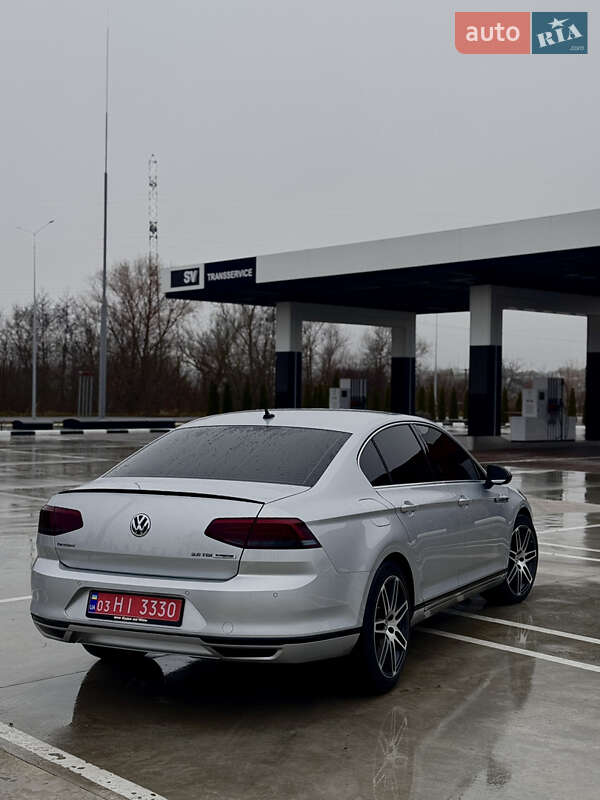 Седан Volkswagen Passat 2015 в Звягелі