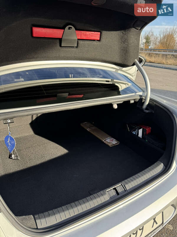 Седан Volkswagen Passat 2015 в Звягелі