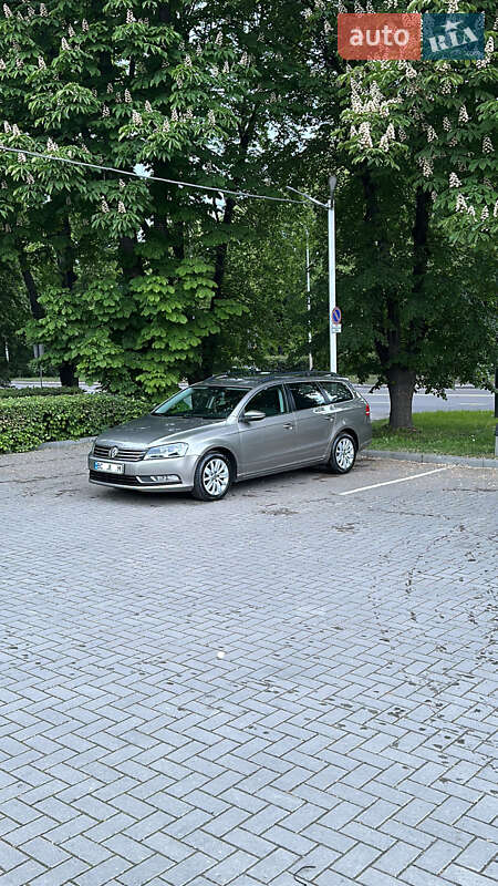 Універсал Volkswagen Passat 2011 в Львові