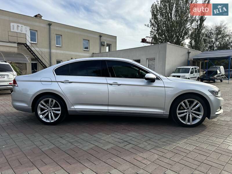 Седан Volkswagen Passat 2015 в Запорожье