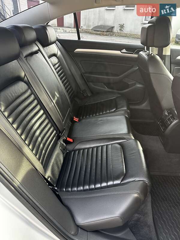 Седан Volkswagen Passat 2015 в Запорожье