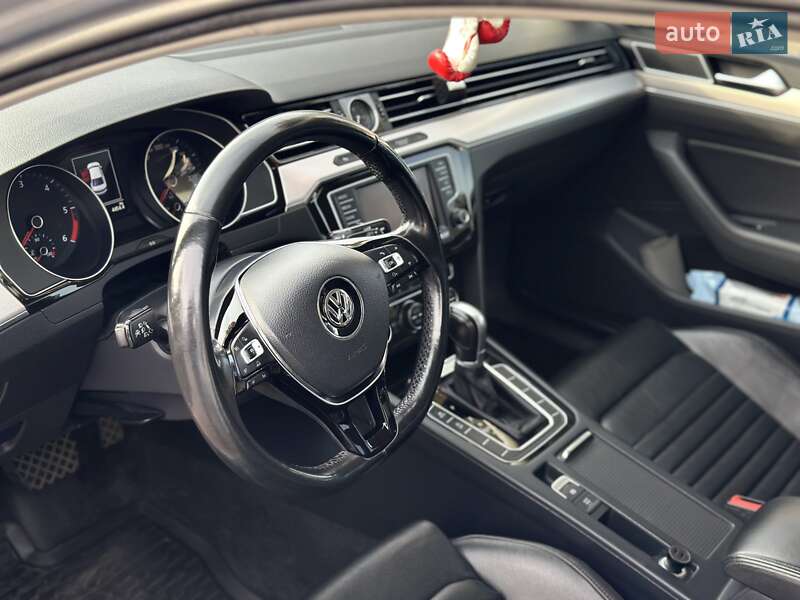 Седан Volkswagen Passat 2015 в Запорожье