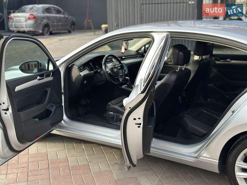 Седан Volkswagen Passat 2015 в Запорожье