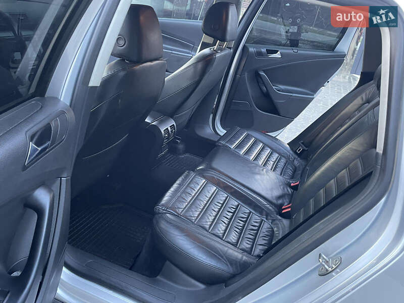 Універсал Volkswagen Passat 2006 в Дрогобичі