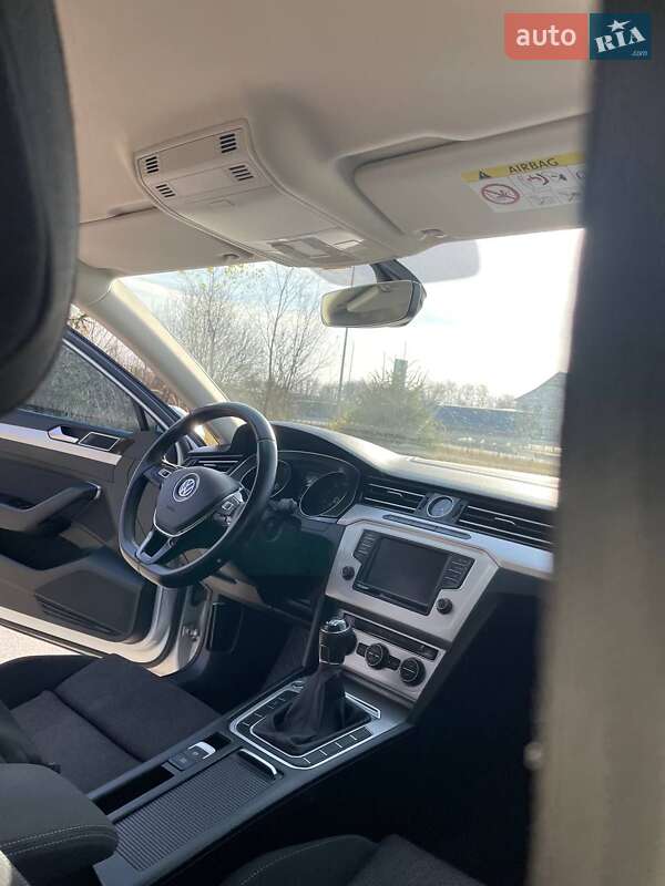 Универсал Volkswagen Passat 2016 в Звягеле