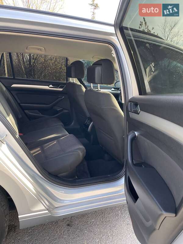 Универсал Volkswagen Passat 2016 в Звягеле