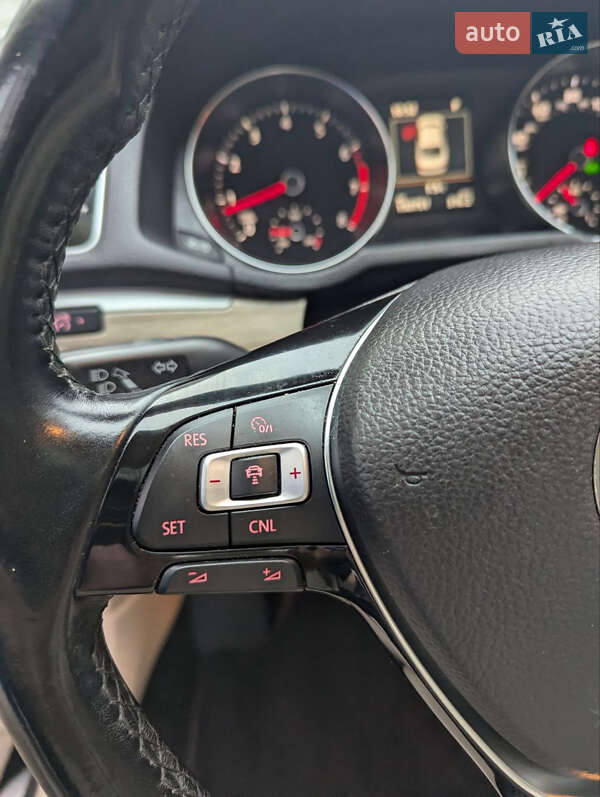 Седан Volkswagen Passat 2017 в Києві