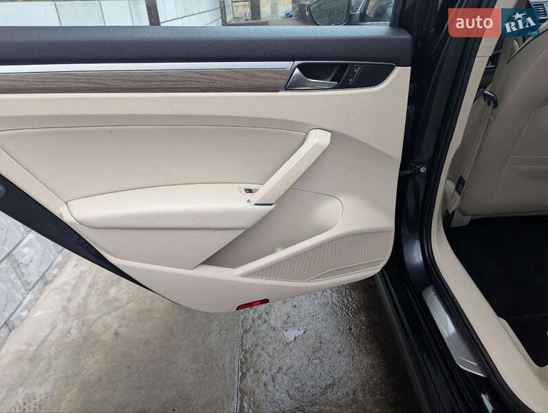 Седан Volkswagen Passat 2017 в Києві