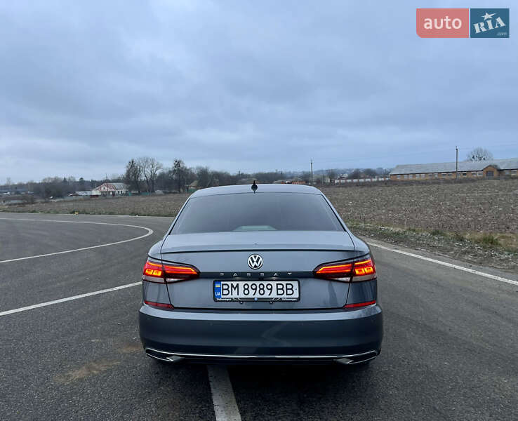 Седан Volkswagen Passat 2020 в Ромнах