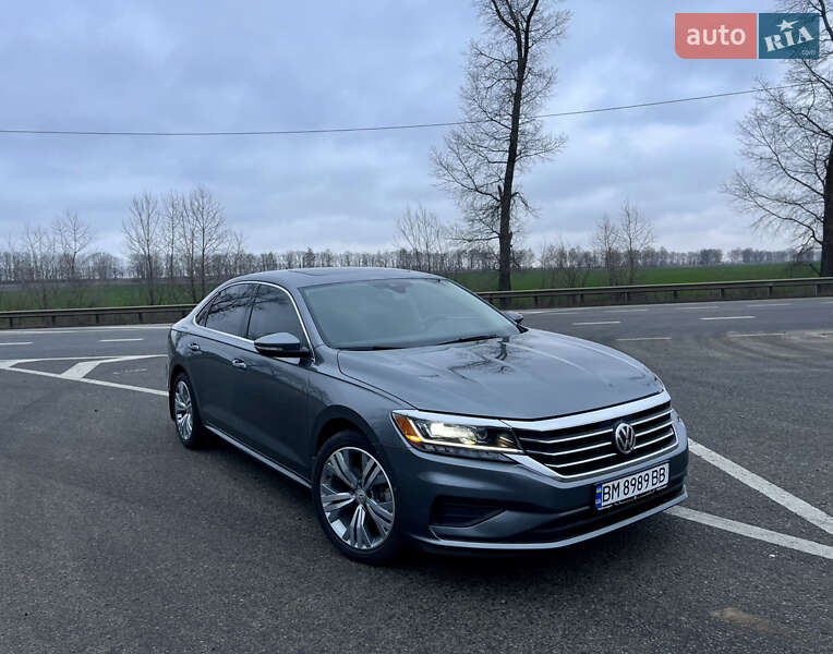 Седан Volkswagen Passat 2020 в Ромнах