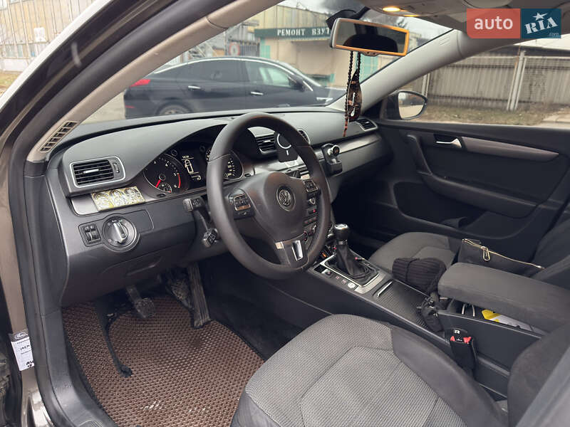 Универсал Volkswagen Passat 2012 в Сумах