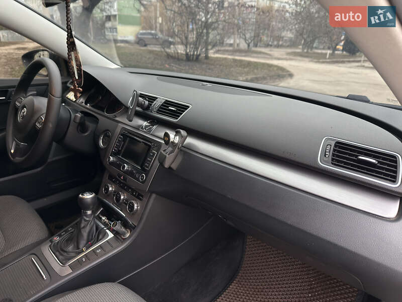 Универсал Volkswagen Passat 2012 в Сумах