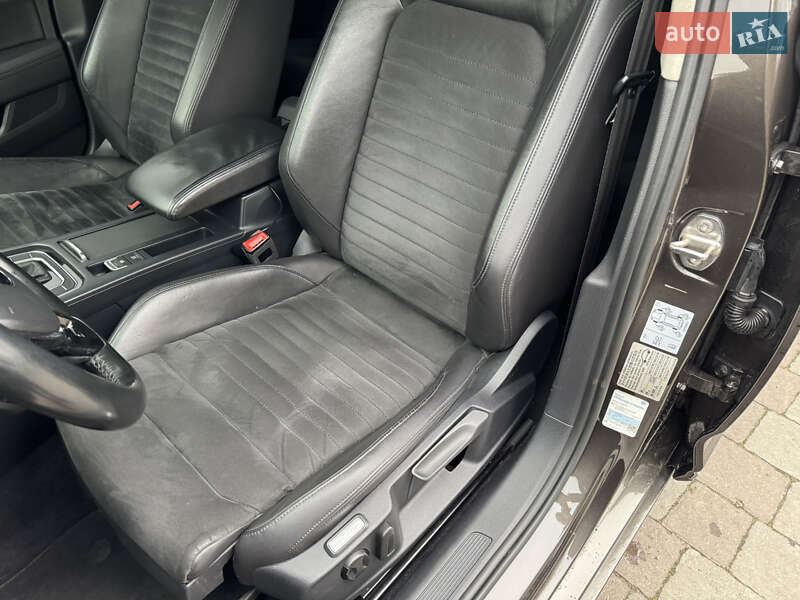 Седан Volkswagen Passat 2015 в Ровно