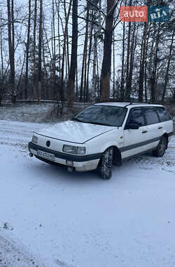 Универсал Volkswagen Passat 1992 в Пересечном