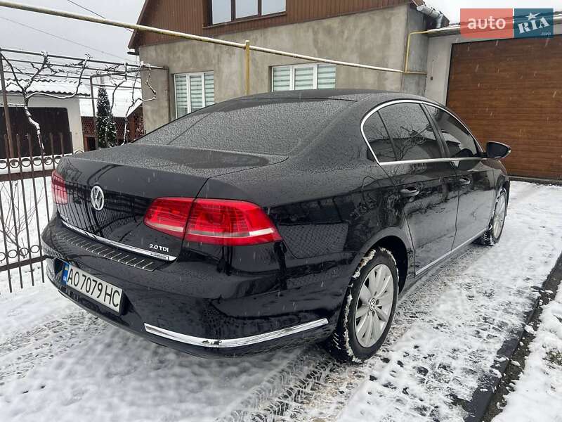 Седан Volkswagen Passat 2012 в Іршаві