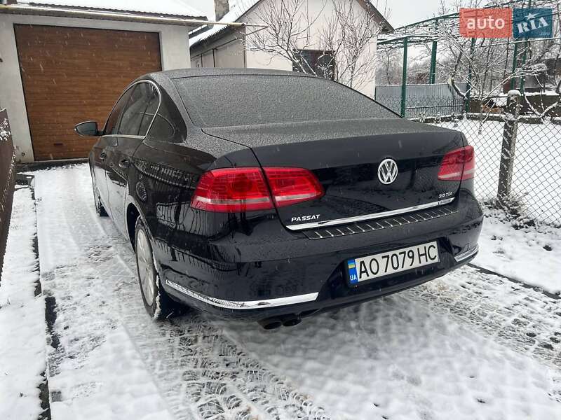 Седан Volkswagen Passat 2012 в Іршаві