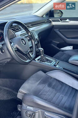 Универсал Volkswagen Passat 2015 в Хусте