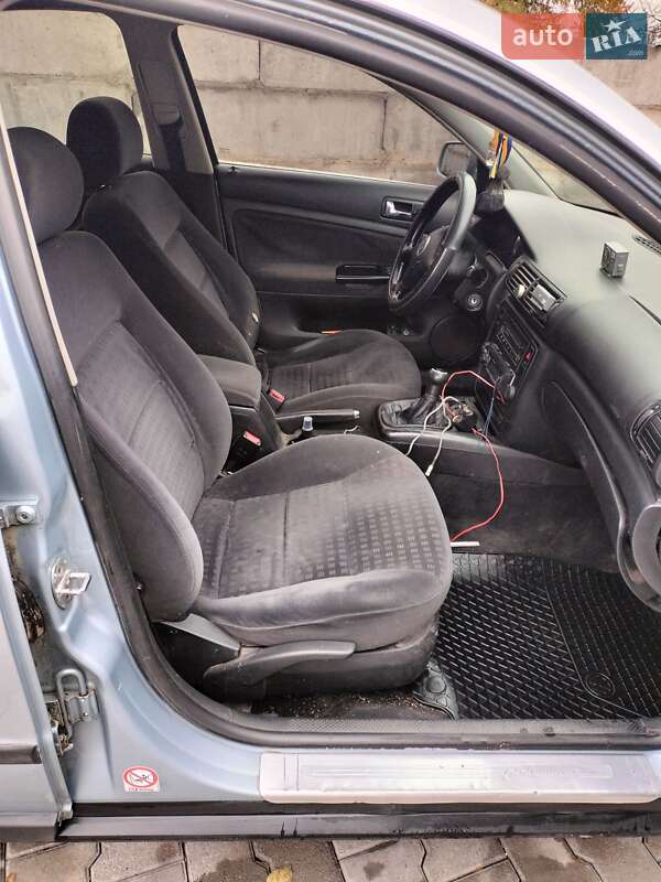 Седан Volkswagen Passat 2000 в Дашеве