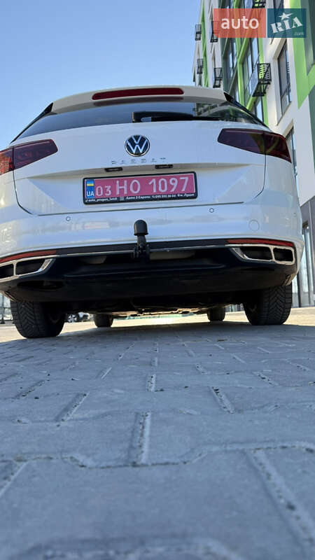 Універсал Volkswagen Passat 2022 в Вараші