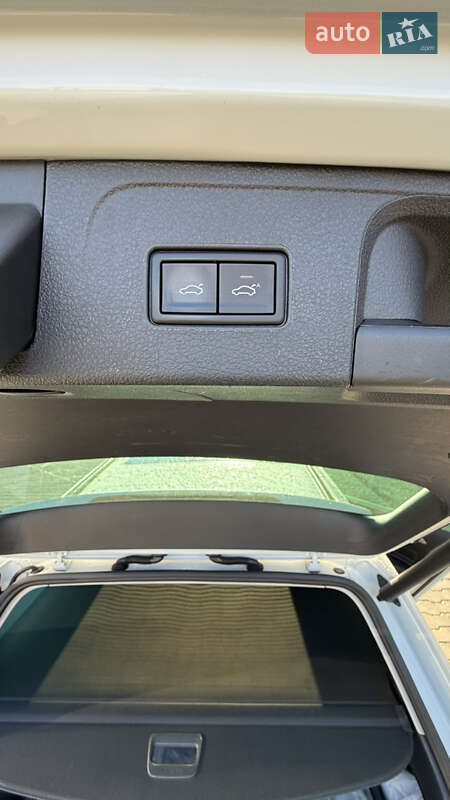 Універсал Volkswagen Passat 2022 в Вараші