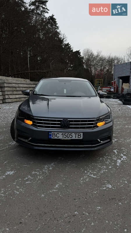 Седан Volkswagen Passat 2016 в Киеве