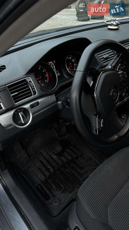 Седан Volkswagen Passat 2016 в Киеве