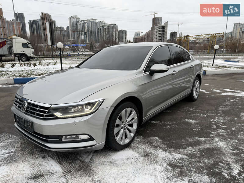 Седан Volkswagen Passat 2015 в Киеве
