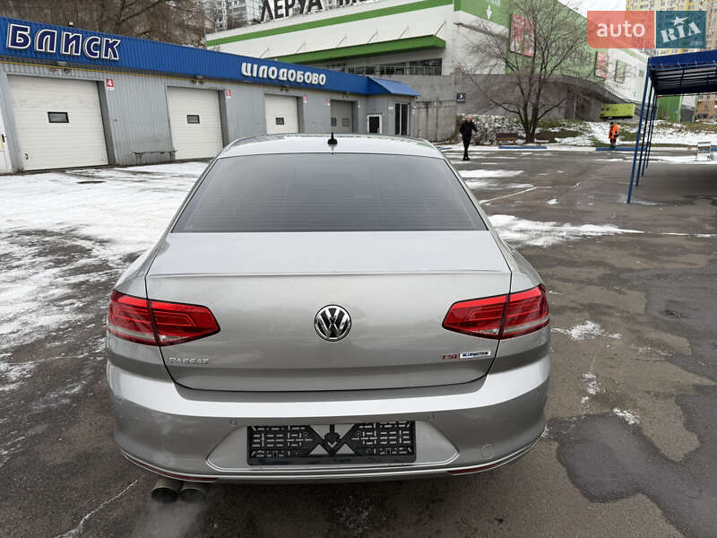Седан Volkswagen Passat 2015 в Киеве