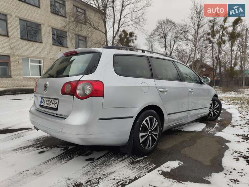 Универсал Volkswagen Passat 2006 в Радомышле