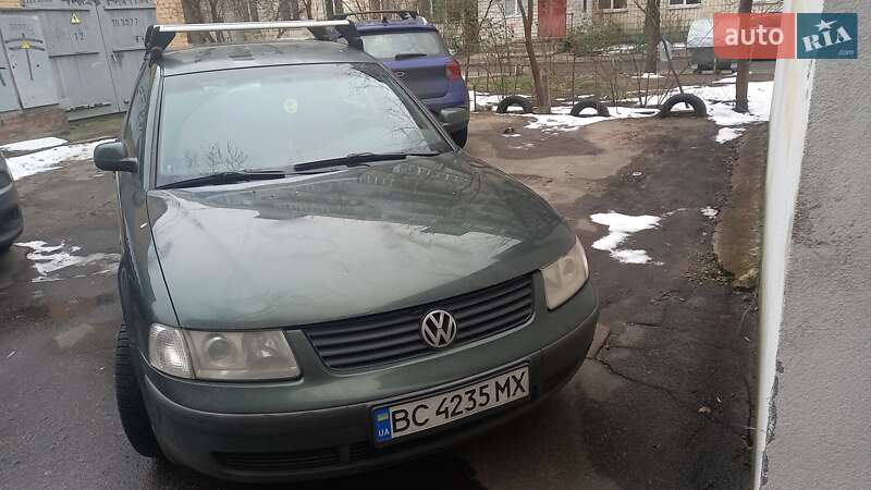 Седан Volkswagen Passat 1998 в Киеве