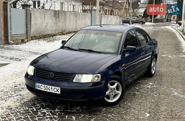 Седан Volkswagen Passat 1997 в Хмельницком