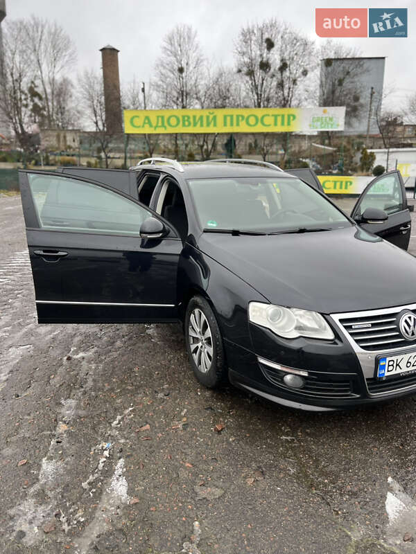 Універсал Volkswagen Passat 2010 в Радивиліві