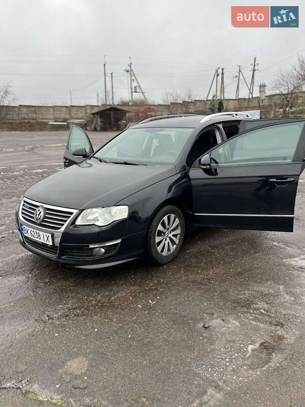 Універсал Volkswagen Passat 2010 в Радивиліві