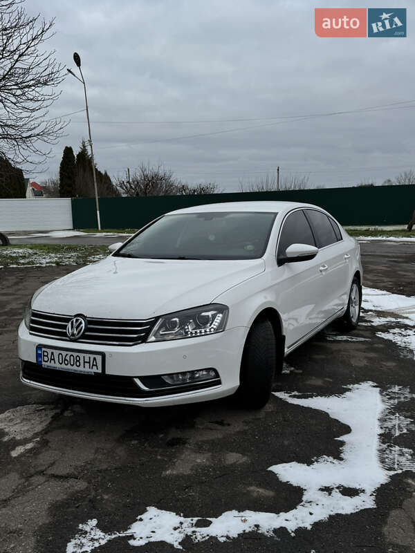 Седан Volkswagen Passat 2013 в Кривом Озере