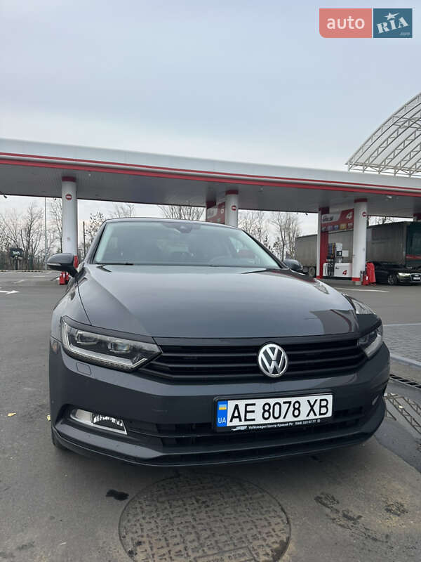 Седан Volkswagen Passat 2015 в Кривому Розі