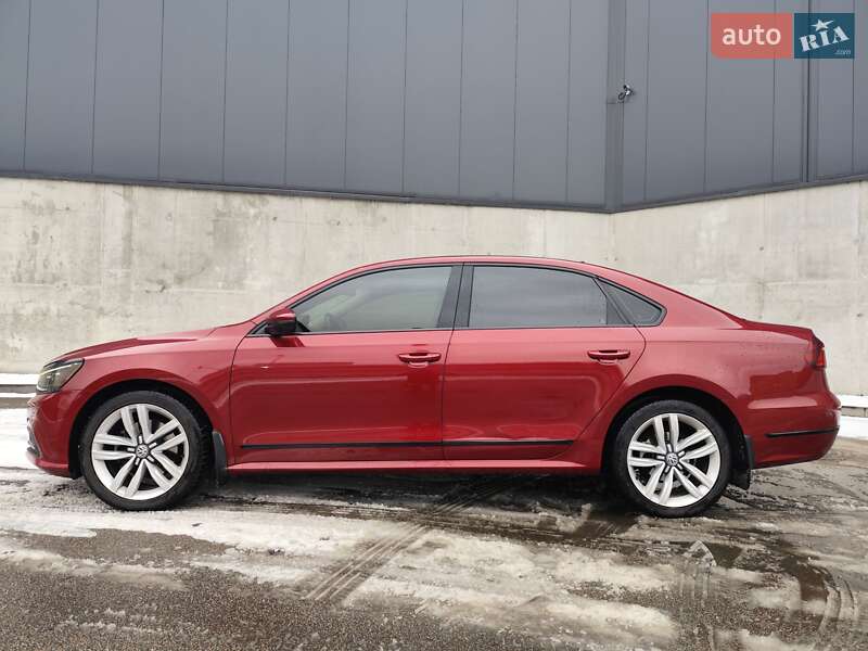 Седан Volkswagen Passat 2017 в Києві