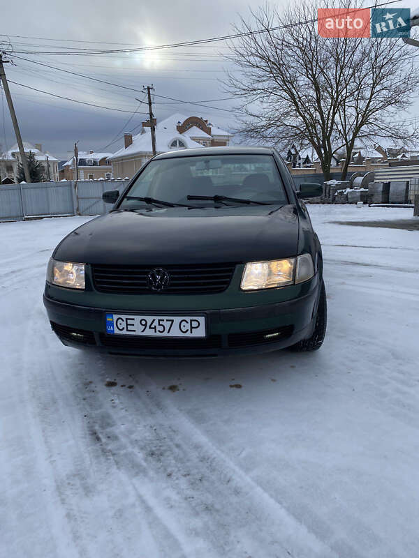 Седан Volkswagen Passat 1997 в Чернівцях