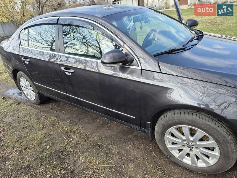 Седан Volkswagen Passat 2008 в Івано-Франківську