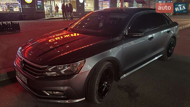 Седан Volkswagen Passat 2017 в Днепре